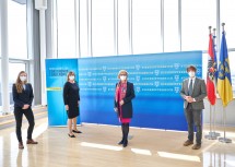 Claudia Gusenbauer, GFF-Geschäftsführerin Barbara Schwarz, Landeshauptfrau Johanna Mikl-Leitner und Brian Horsak