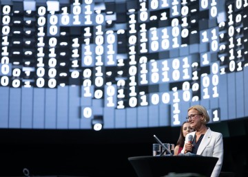 Landeshauptfrau Johanna Mikl-Leitner im Haus der Digitalisierung in Tulln.